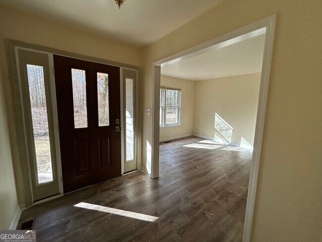 Foto del edificio - 2637 Jonesboro Rd