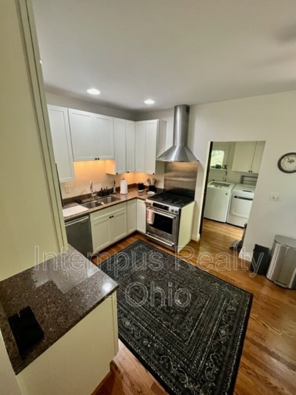 Foto del edificio - 3724 Stevens Pl