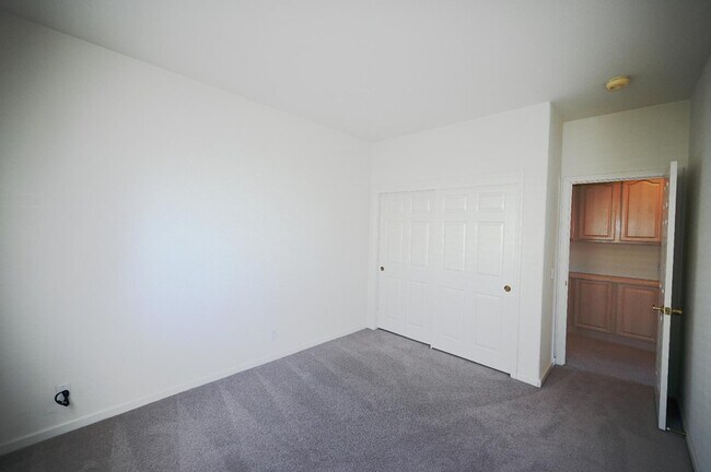Building Photo - 6501 Graystone Meadow Cir