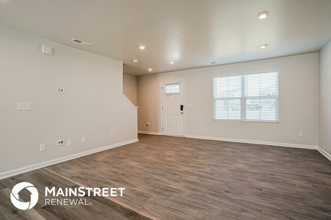 Foto del edificio - 390 Hunting Wood Dr