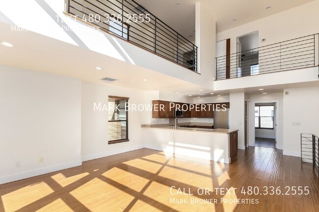 Foto del edificio - 1300 W 5th St