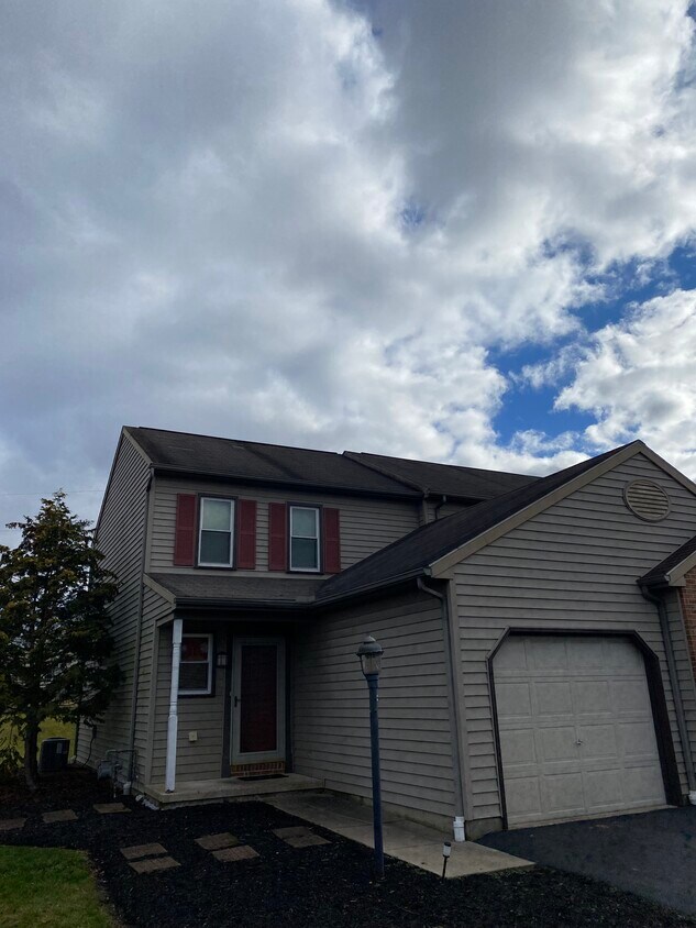 3135 Bornt Dr, Dover, PA 17315 Townhome Rentals in Dover PA