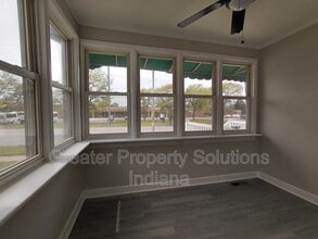 Building Photo - 9605 Kennedy Ave