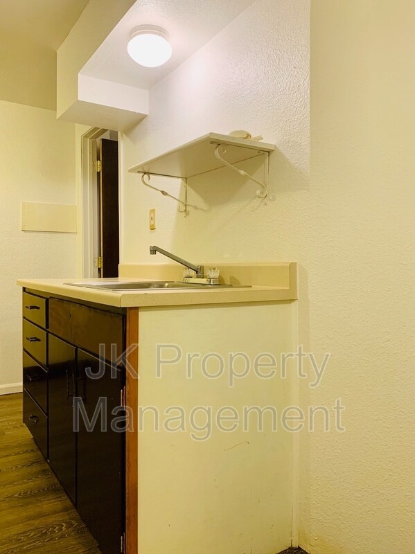 Building Photo - 9 16th St S