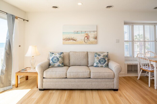 Foto del edificio - PERFECT OCEANFRONT FURNISHED ONE BEDROOM R...