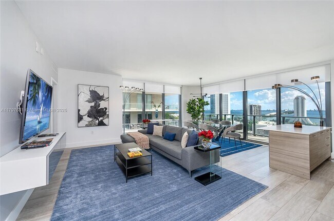 Foto del edificio - 121 NE 34th St