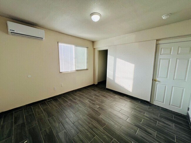 Foto del edificio - 7182 Ponce Dr