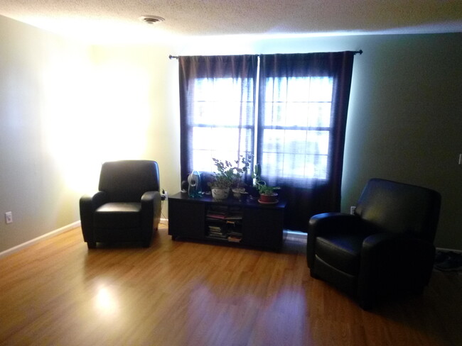 Building Photo - 2503 Candlecrest Cir