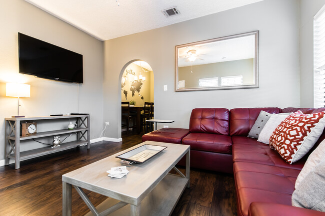 Living room - 110 South Henderson Avenue