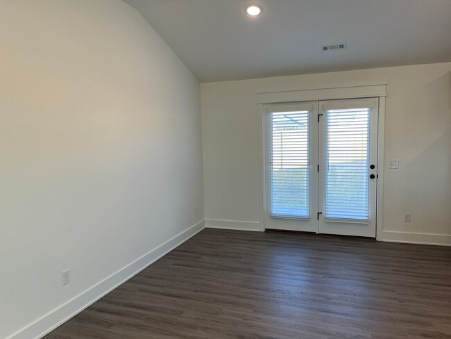 Building Photo - Welcome Home! Beautiful New Build in Republic