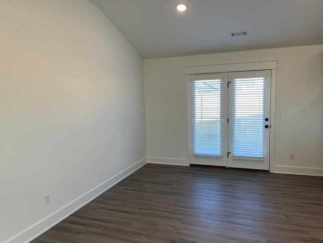 Foto del edificio - Welcome Home! Beautiful New Build in Republic