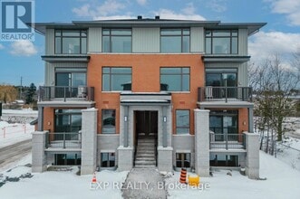 Building Photo - 2736 Cedarview Rd