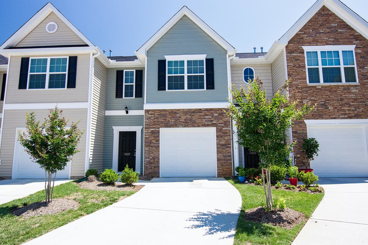 Primary Photo - 2407 Hartfield Cir