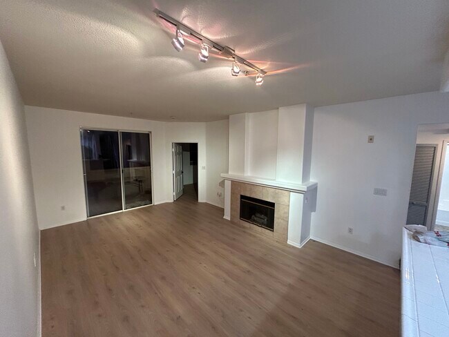 Building Photo - 12963 W Runway Rd