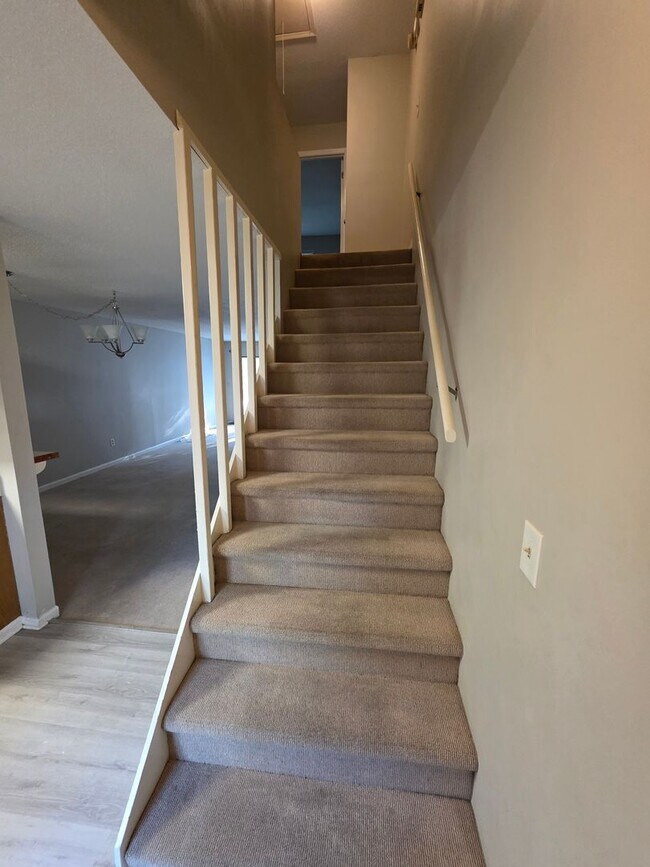 Foto del edificio - 454 Forest Hl