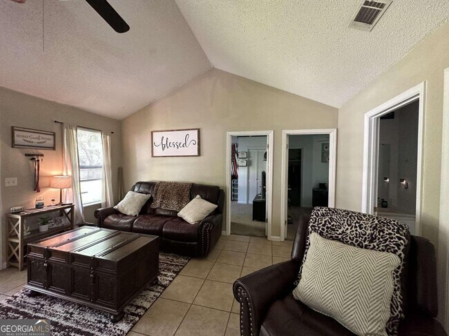 Building Photo - 125 Springhill Ct