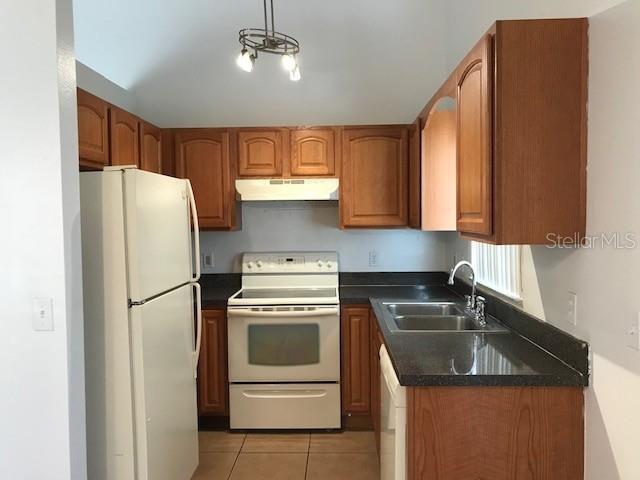 Building Photo - 2318 Santa Ana St