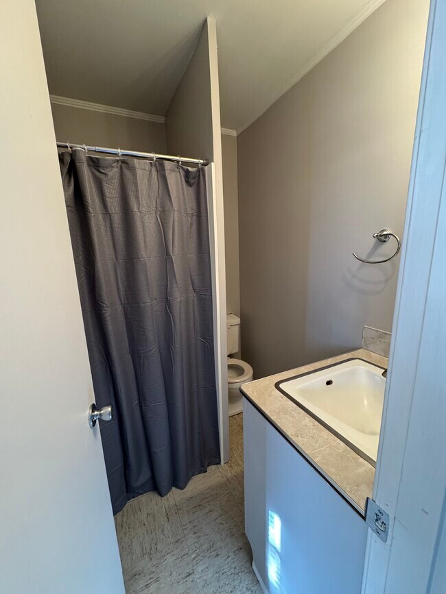 Foto del edificio - 410 W 3rd St