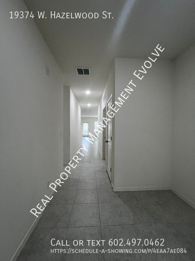 Foto del edificio - TAKE A TOUR!