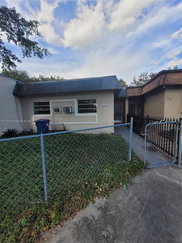 Foto principal - 21118 NW 39th Ave