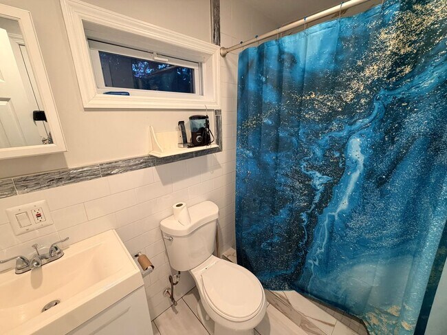 Building Photo - 10 Dunstan Dr