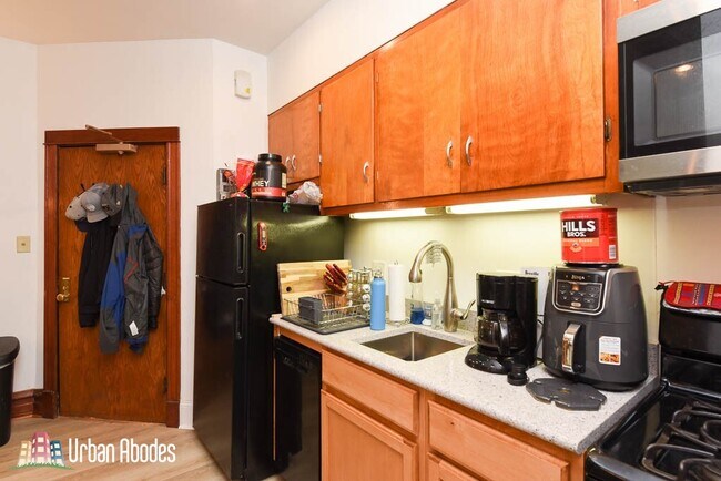 Foto del edificio - 2821 W Shakespeare Ave