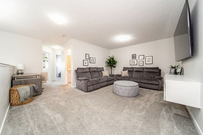 Building Photo - 20548-20100 100 Ave NW