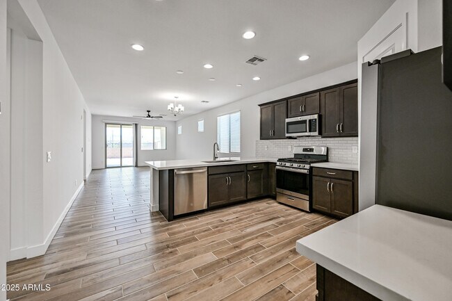 Building Photo - 11196 N 168th Dr