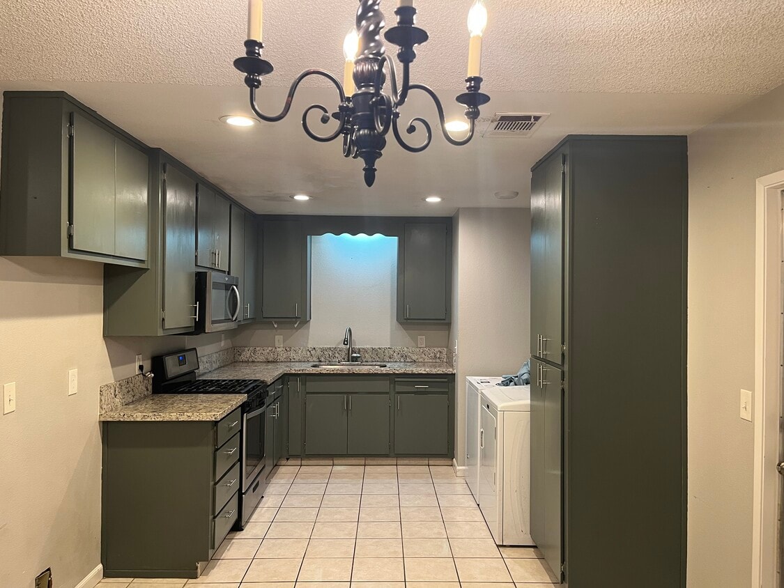 Photo - 6871 Beth Cir (Winton, CA)