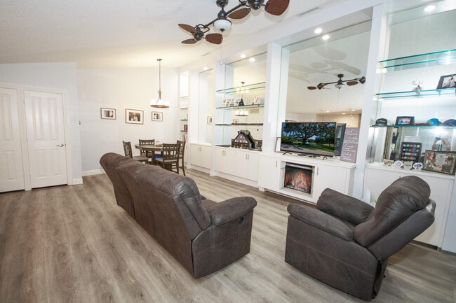 Building Photo - 4204 Water Oak Ct
