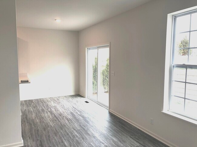 Foto del edificio - 8420 Stillwater Rd