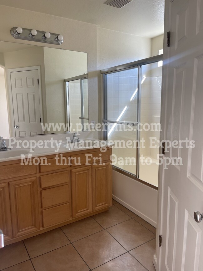 Building Photo - 4222 Bastille Ct