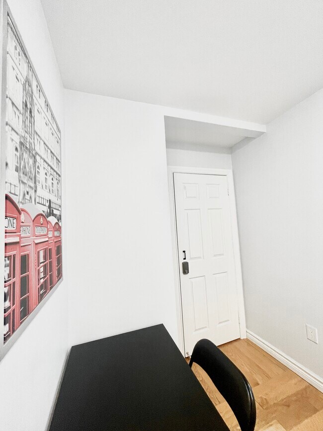 Building Photo - 21 Bassett Av