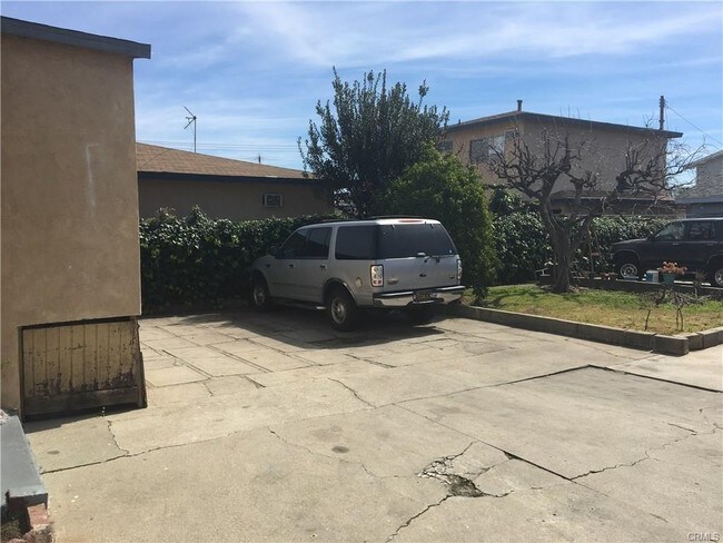 Building Photo - 420 W Linda Vista Ave