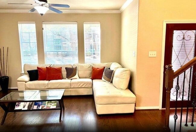 Foto del edificio - 22 Bettina Ln