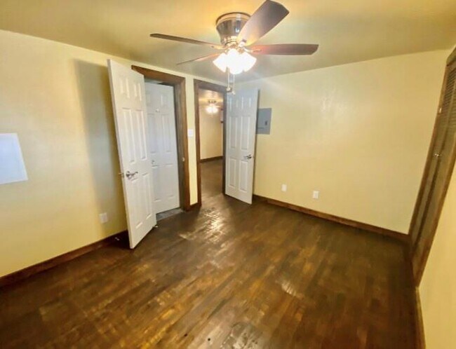 Foto del edificio - 625 Redbud Ln