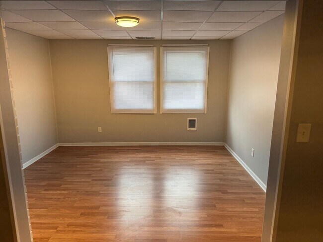 Foto del edificio - 7932 Whitcomb St