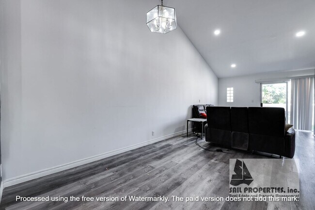 Foto del edificio - Stylish 3-Bedroom Condo in Gated Torrance Community