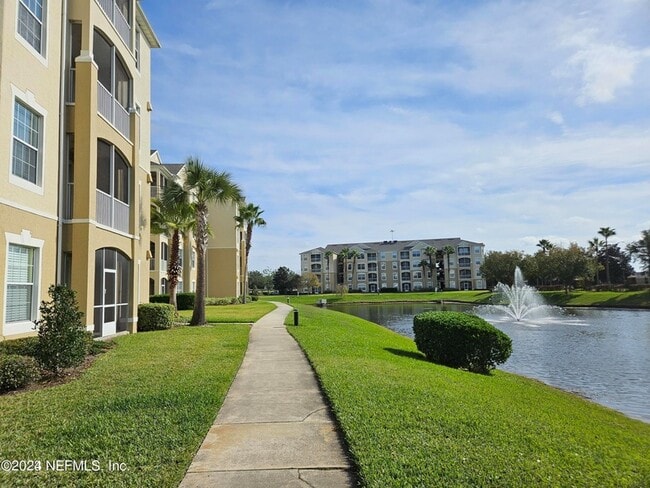 Building Photo - 7801 Point Meadows Dr