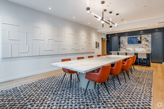 Bela Square | Dining Room - Bela Square