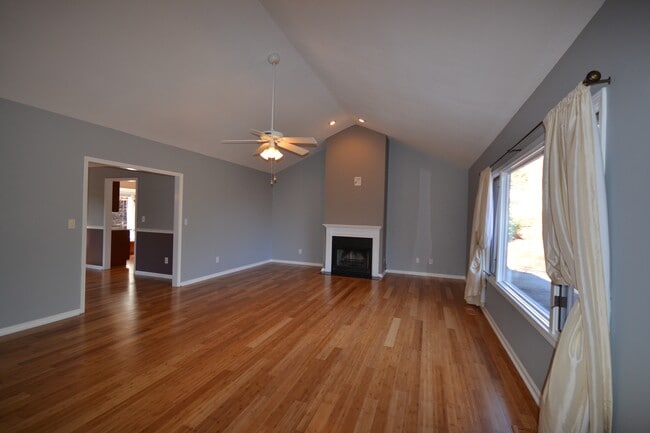 Building Photo - 100 Hyde Ave