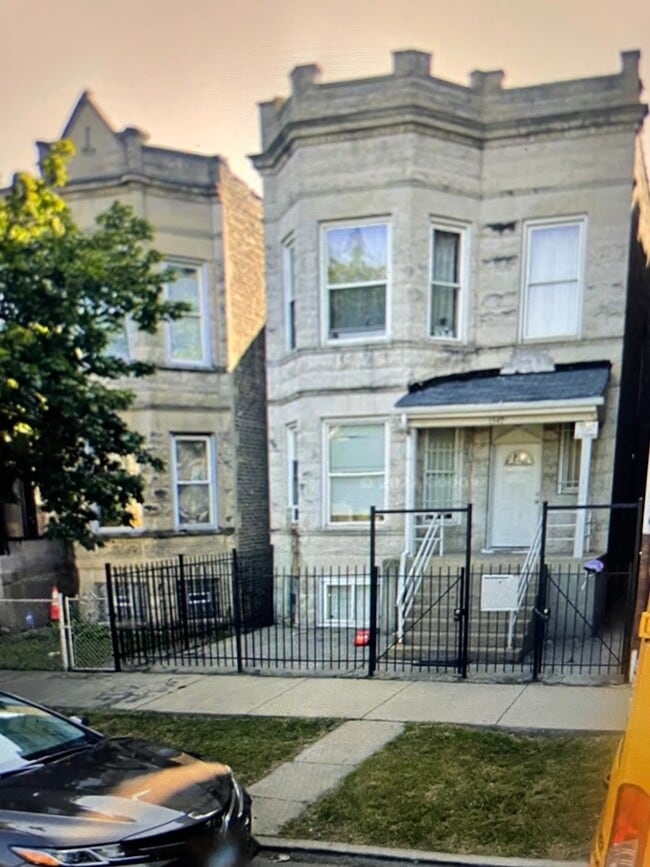 Building Photo - 1549 S Saint Louis Ave