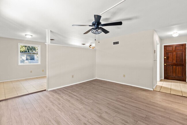 Foto del edificio - Charming 3 bedroom 2 Bath Home with Fresh ...