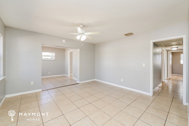 Building Photo - 5608 32nd Ave N