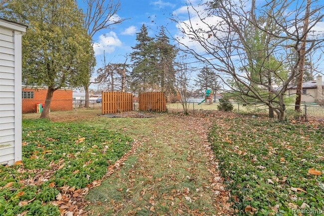 Foto del edificio - 3945 Harding St