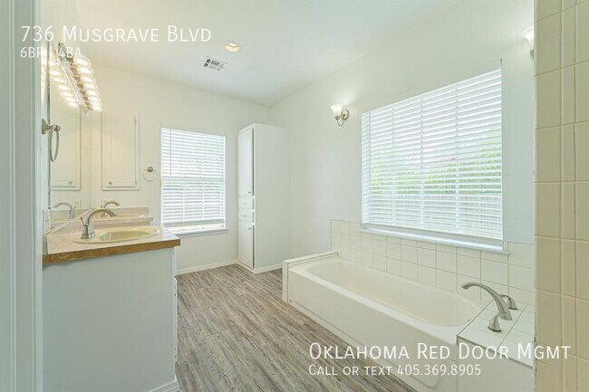Building Photo - 736 Musgrave Blvd