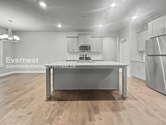 Foto del edificio - 8365 Loch Lomand Ln