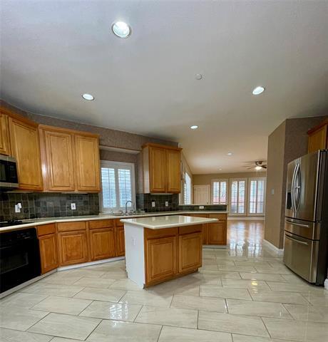 Building Photo - 501 Southridge Way