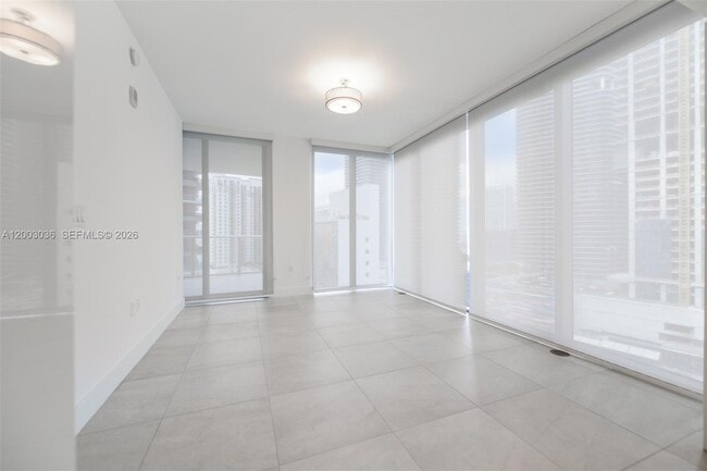 Building Photo - 1010 Brickell Ave