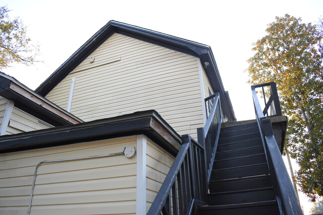 Building Photo - 1303 S 3rd St